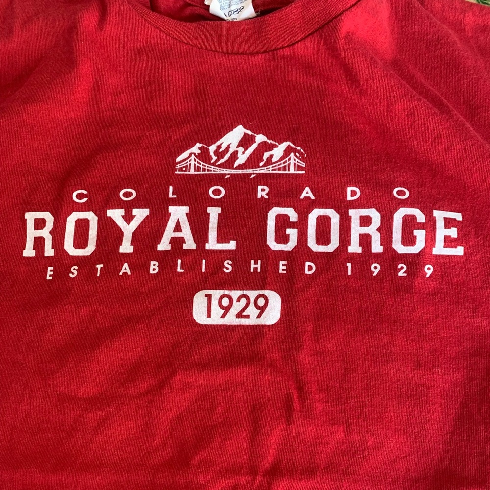 DELTA PRO Weight Colorado Royal Gorge Red Tee Shirt vacation T-Shirt Mens Small